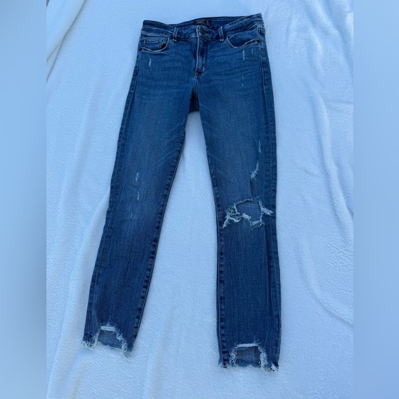 Abercrombie & Fitch Denim - Abercrombie & Fitch Harper Low Rise Ankle Distressed Jeans, Size 27